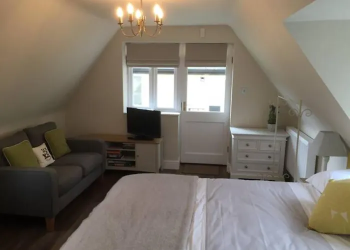 The Brigstock Snug